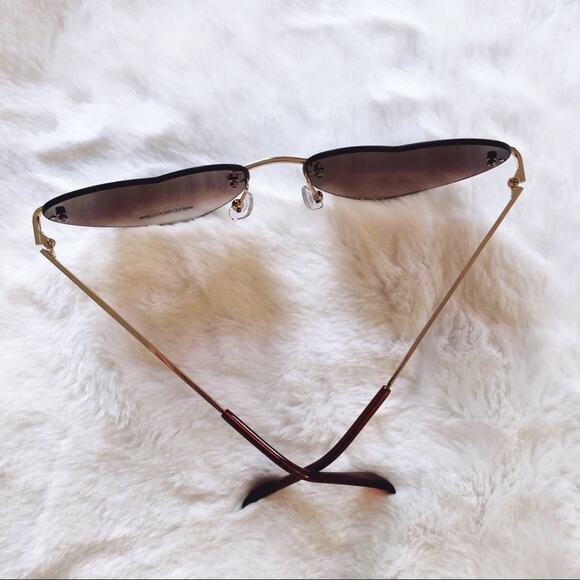 Miley Light Brown Gradient Heart Sunglasses - Picture 9 of 11
